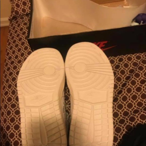 Off white 1’s main image 5